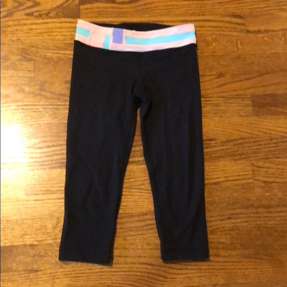 black with colorful waistband cropped leggings - Picture 1 of 3